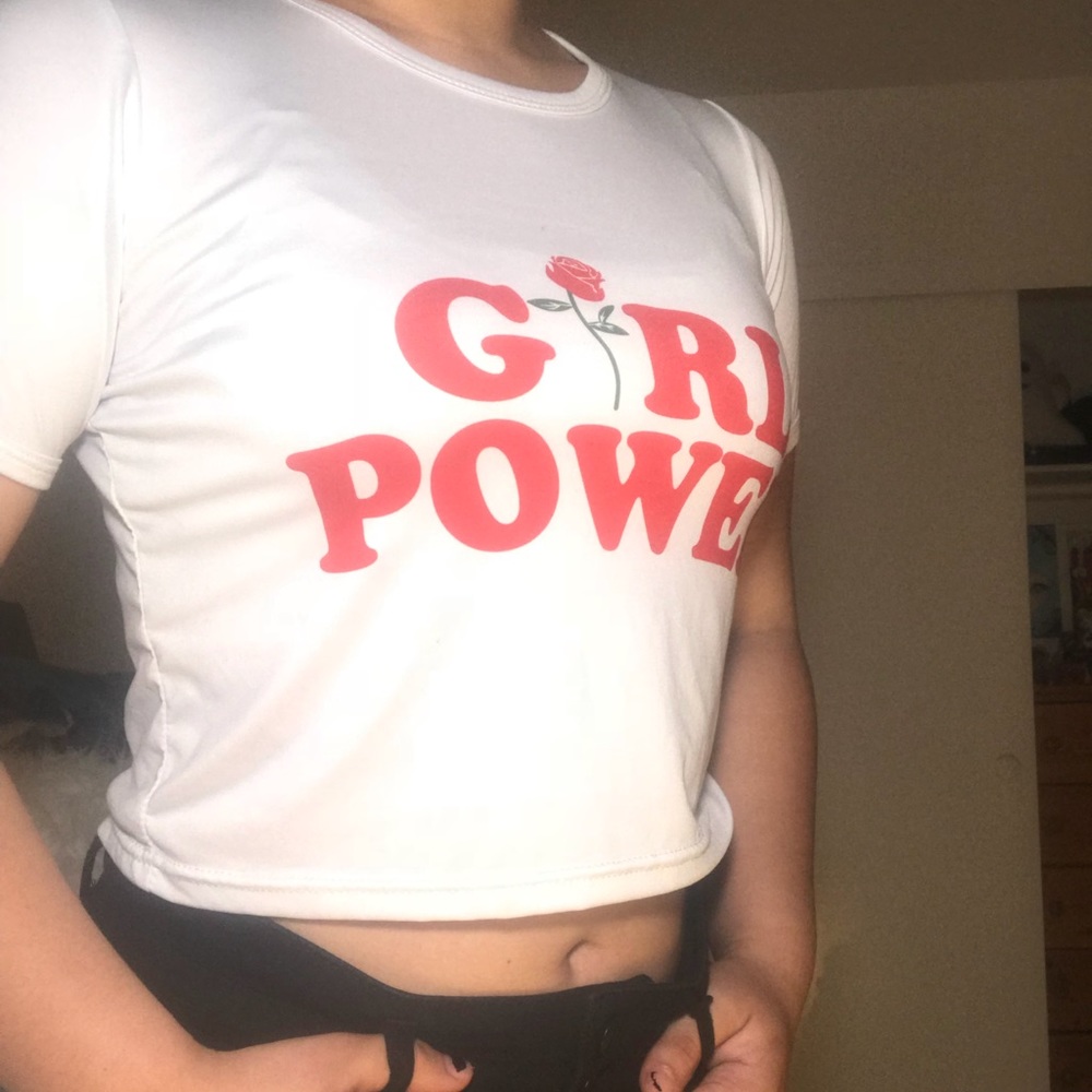 GIRL POWER CROP TOP